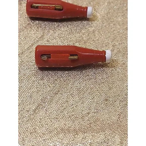 5 Vintage 2000 Heinz Ketchup Advertising Bottle Brooch Pin Red Safety Pin READ - Picture 3 of 8